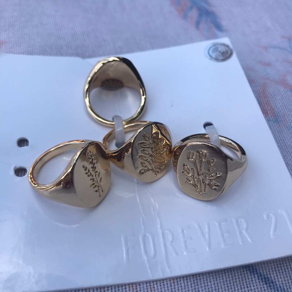 Forever21 Gold Flower Rings - Picture 5 of 10